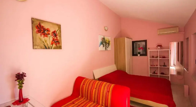 Студия Apartments Colours