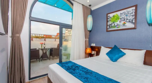 Двухместный номер Standard с балконом Bella Premier Hotel & Rooftop Skybar