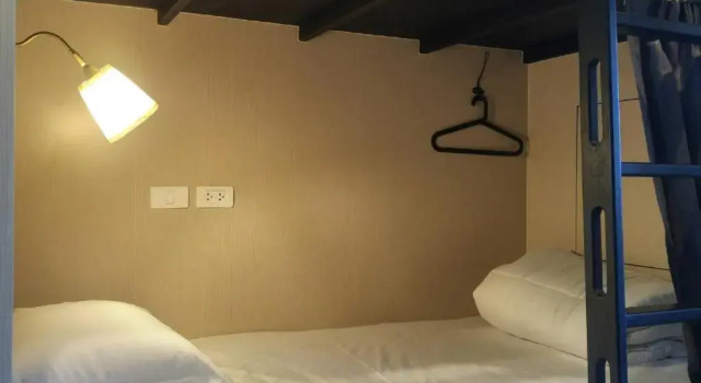 Кровать в общем номере Rowhou8E Hostel Huahin