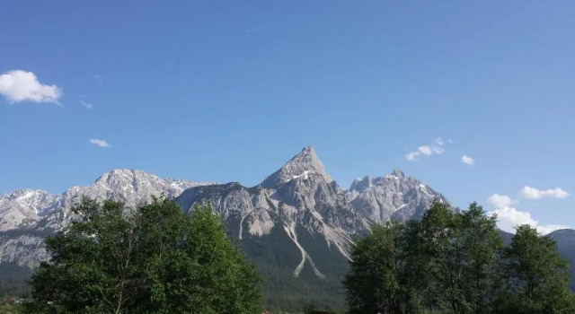 Appartements Zugspitztraum, Rezerwuj Apartament Hotele w Tyrol z parkingiem, Parking