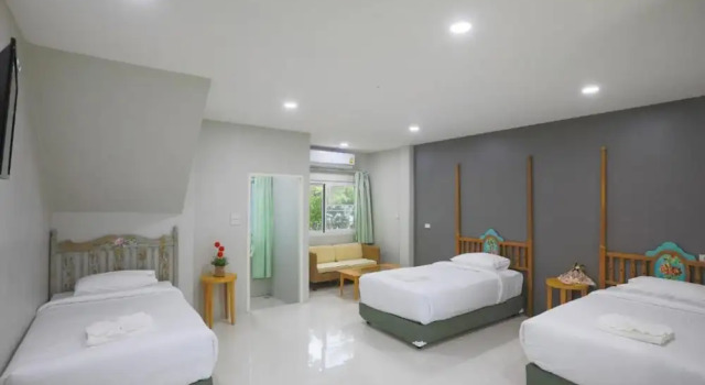 Трёхместный номер Deluxe с балконом Phuket Nonnita Boutique Resort & Organic Farm
