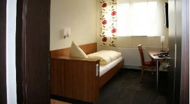 Sinzingers Krone Hotel und Restaurant, Réserver Hôtel Oehringen 