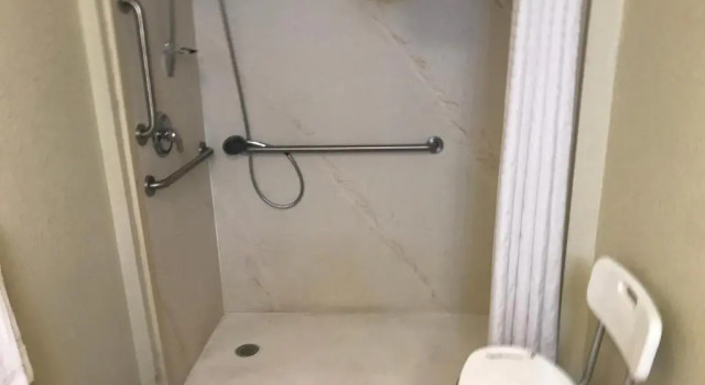 Четырёхместный номер Standard Red Carpet Inn - Stamford