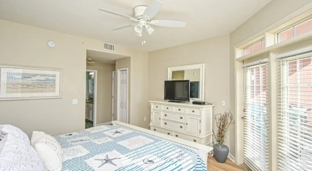 Seaside At Anastasia 202 3 Bedroom Condo by RedAwning, Rezerwuj Apartament Hotele w Saint Augustine Area z parkingiem, Parking