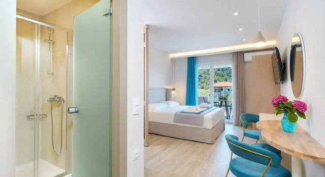 Двухместный номер Superior с балконом и с видом на бассейн Iliomagic Luxury Suites Thassos
