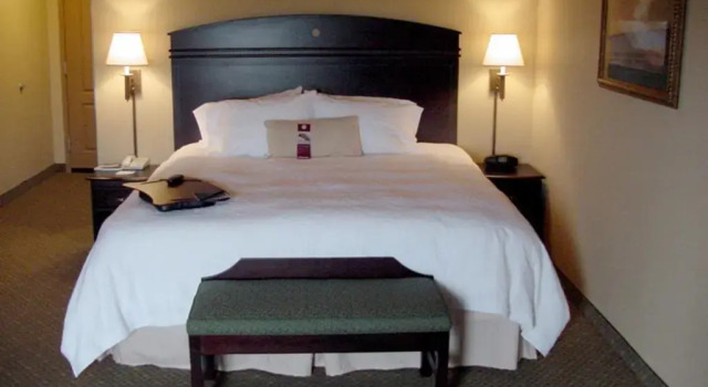 Номер Standard с балконом и с видом на внутренний двор Hampton Inn & Suites Fredericksburg