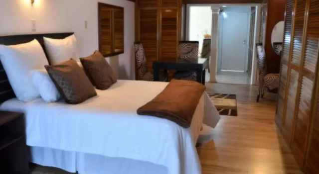 Azrielle Guesthouse, Book Hotel Billige hoteller i Free State