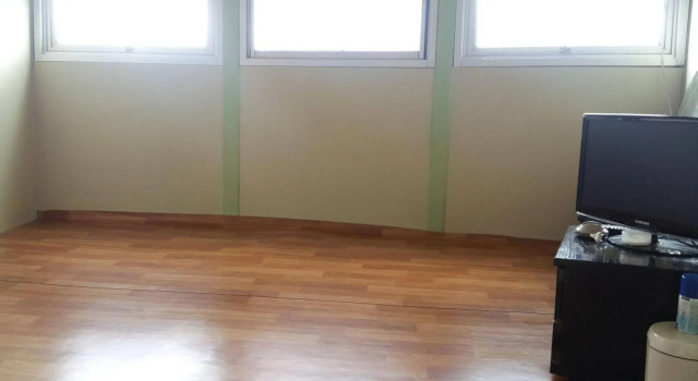Jeju JJ Guesthouse, Забронировать Отель Отели Согвипхо с парковкой, рядом с Отель и казино Shilla, Парковка
