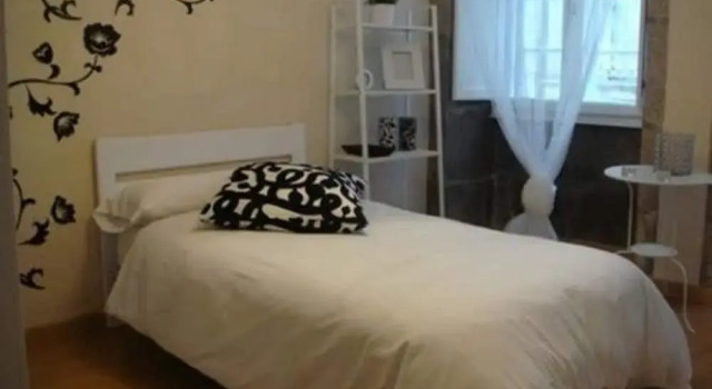 Santiago de Compostela 100068 4 Bedroom Apartment By Mo Rentals