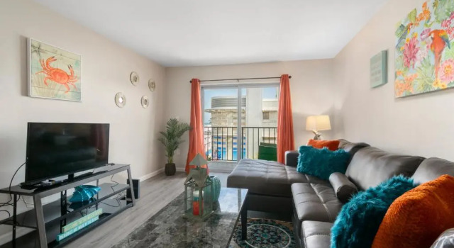 2 Bedroom 2 Bath With Patio On 11th Collins ave