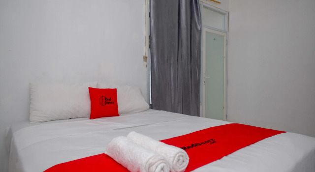 RedDoorz near De La Salle Manado, Rezerwuj Hotel Tanie hotele w Sulawesi