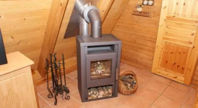 Zeltdachhaus _ fuer bis zu 6 Perso
