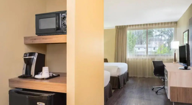 Четырёхместный номер Standard Wyndham Garden Washington DC North