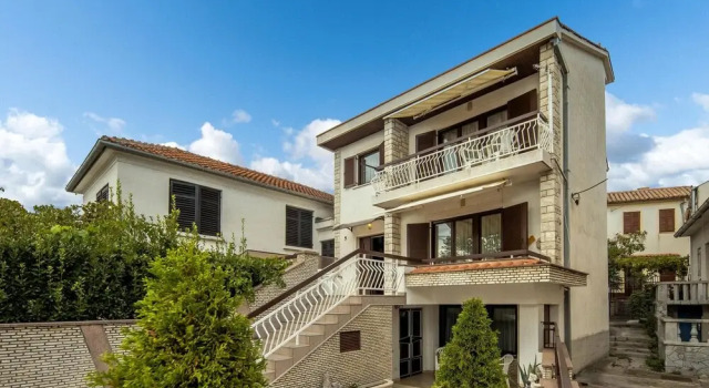 Awesome Apartment in Jadranovo With 2 Bedrooms