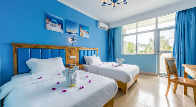 Sanya Yinyuan Linhai Theme Hotel, Book Hotel Sanya Hainan