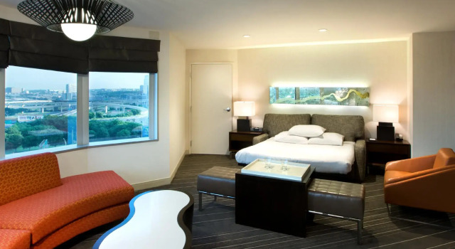 Номер Parlor Hyatt Regency Dallas