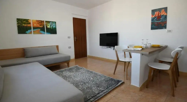 Rondine Studio Apartment, Забронировать Апартаменты/квартира Отели области Тираны с парковкой, Парковка