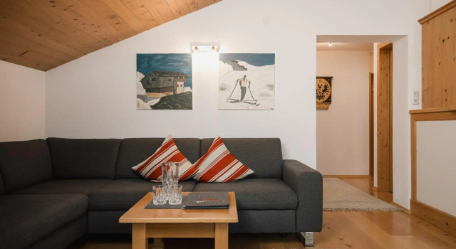 Apart Tyrol, Prenota Hotel Hotel a Tirolo con parcheggio, Parcheggio