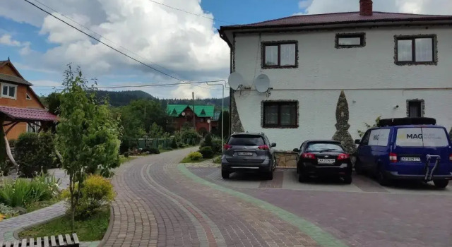 Апартаменти "У Кузьмича" 1, Prenota Appartamento Hotel a Ivano-Frankovsk con parcheggio, Parcheggio