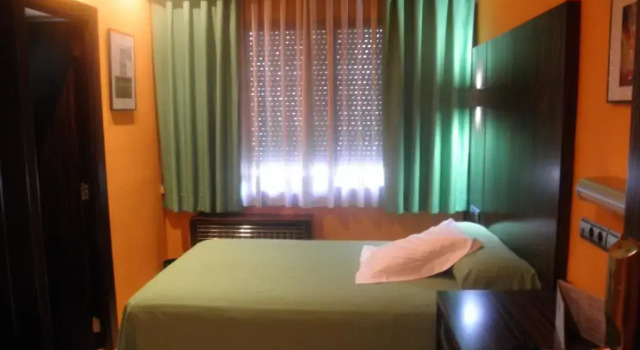 Одноместный номер Standard Hotel Gran Via