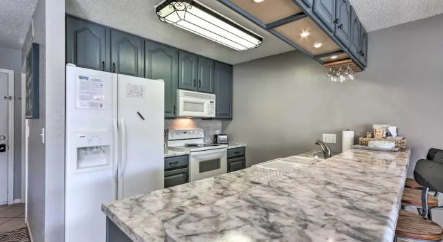 Waterfront Condo w/ Community Perks in Osage Beach