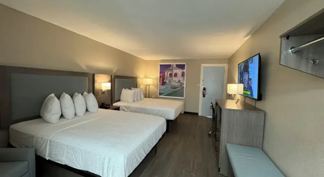 Четырёхместный номер Standard Baymont by Wyndham Corpus Christi Airport