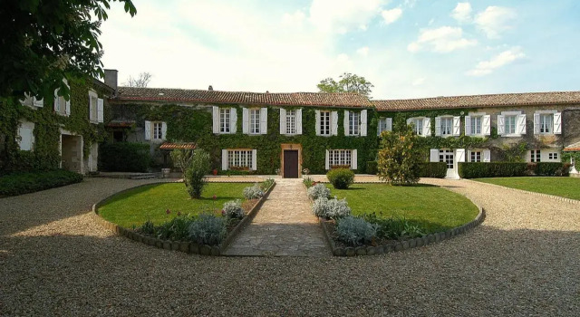 Logis Hôtels Domaine du Châtelard, Rezervovat Hotel Wellness hotely v Charente, SPA
