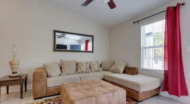Dog-friendly Pensacola Duplex ~ 7 Mi to Downtown, Boek Vakantiehuis Brent Verenigde Staten