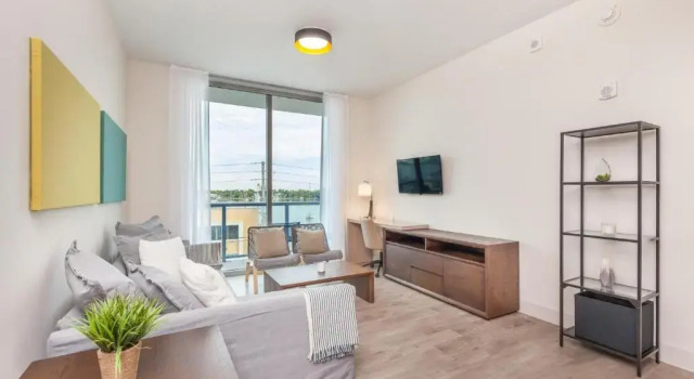 Miami Hollywood Beach at Costa Hollywood 4 guests by AmmosVR