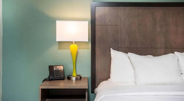 Номер Standard La Quinta by Wyndham Newport