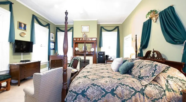 Люкс Page House Bed and Breakfast