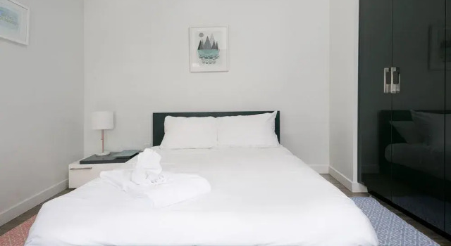 Contemporary 1BR in Downtown MTL by Sonder, Rezervasyon Otel Montreal Quebec