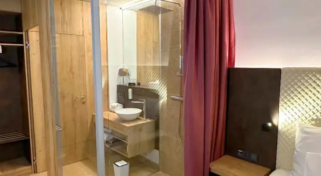 Люкс Deluxe Hotel im Zentrum für Visionen
