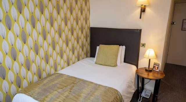 Одноместный номер Standard Cross Hands Hotel by Greene King Inns
