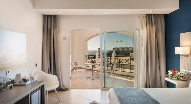Двухместный номер Standard Royal Palm Resort & Spa