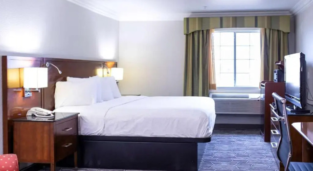 Номер Standard SureStay Plus by Best Western Fort Worth Benbrook