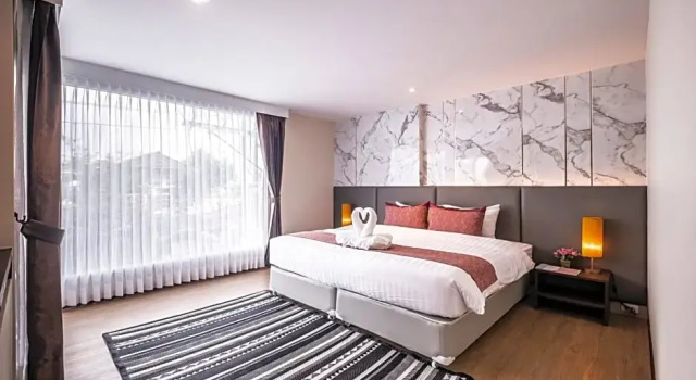Двухместный люкс с балконом Sinsuvarn Airport Suite Hotel