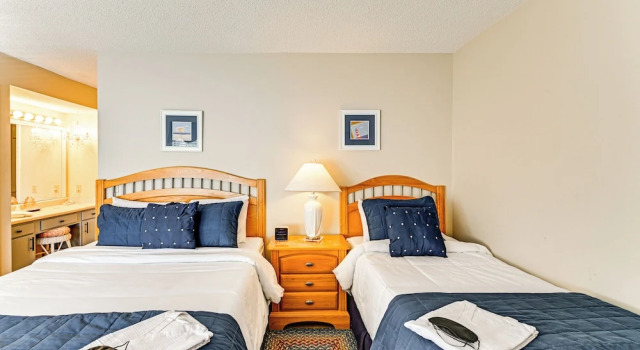 Апартаменты Lakeview Condo w/ Resort Pool: 2 Miles to Golf!