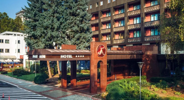 Jolly Alon Hotel, Book Hotel Chișinău Moldova, nær Chisinau Town Hall