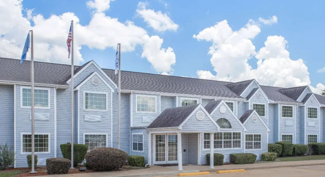 Microtel Inn & Suites by Wyndham Broken Bow, Boek Hotel Hotels in Oklahoma met zwembad, Zwembad
