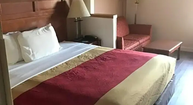 Люкс The Best Inn & Suites