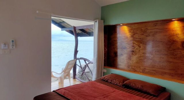 Бунгало с балконом и рядом с пляжем Golden Beach Resort Koh Phangan