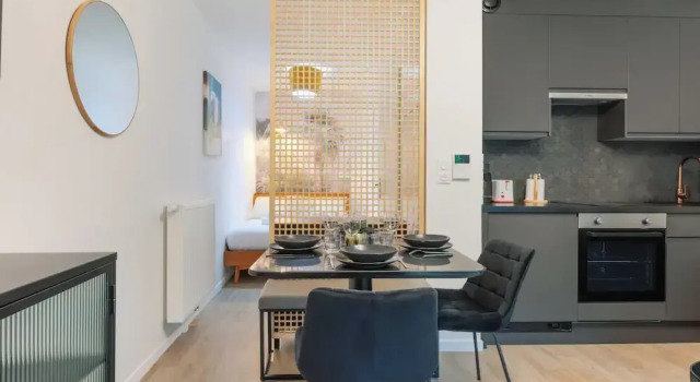 Апартаменты Serene Break With Terrace on the Outskirts of Paris