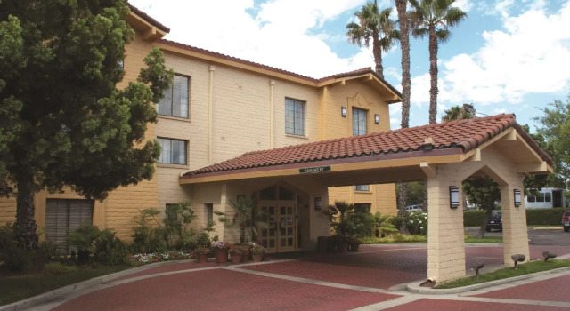 Кровать в общем номере Days Inn by Wyndham San Diego Vista