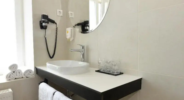 Standardowy dwuosobowy pokój The Loop Hotel
