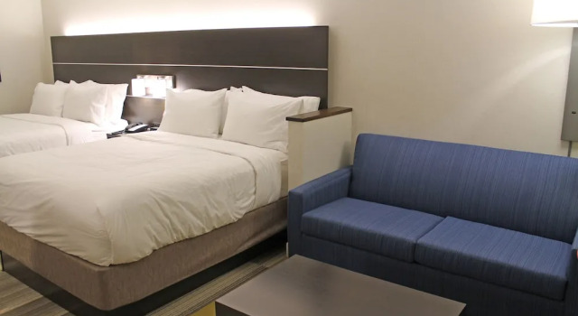 Четырёхместный люкс c 1 комнатой Holiday Inn Express & Suites St. Louis South - I-55 by IHG