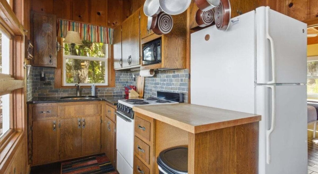 Коттедж Lakefront Home w/ Private Dock, Boat Slip, Firepit & Sunset Views at MM5