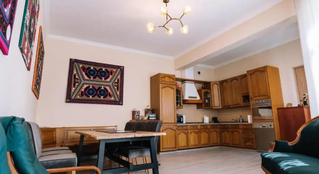 N&N Home, Rezerwuj Hotel Hotele w Timisoara z parkingiem, w pobliżu Timisoara City Hall, Parking