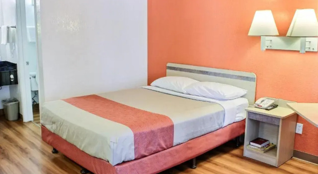 Двухместный номер Standard Motel 6-Coalinga, CA - East
