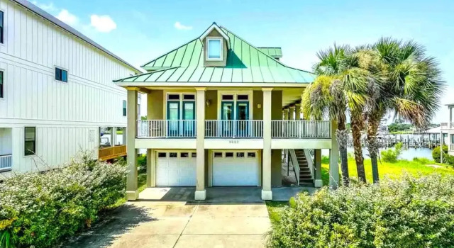 Palm Harbor 322 Mariner Circle by Bender Vacation Rentals
